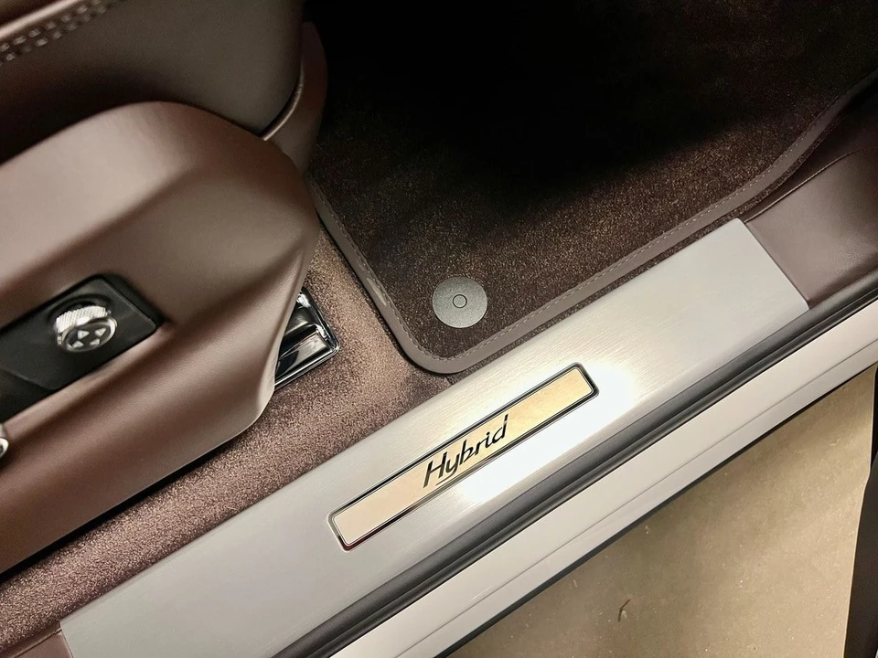 2023 Bentley Bentayga - Image 19 of 31