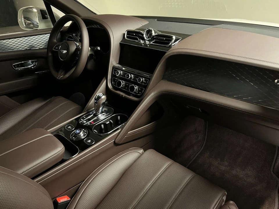 2023 Bentley Bentayga - Image 21 of 31