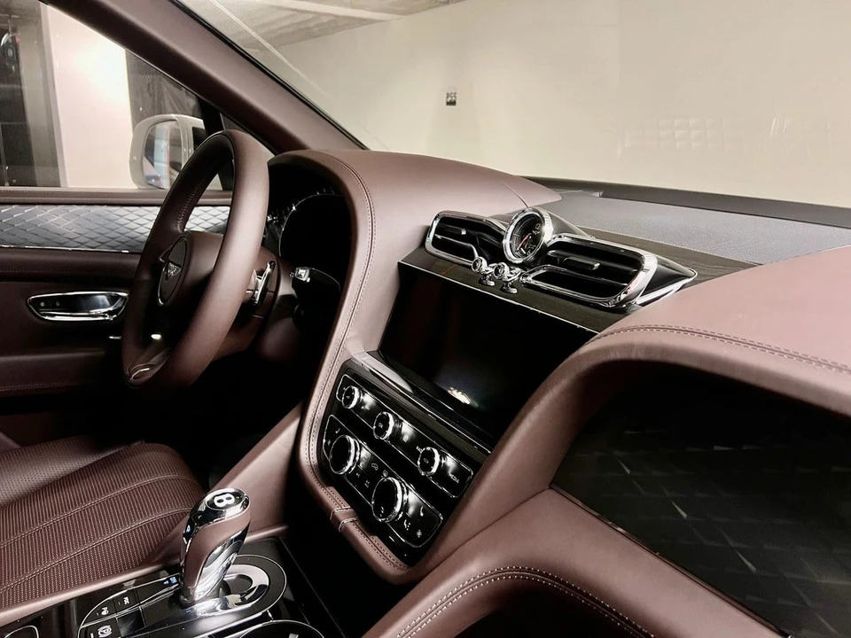 2023 Bentley Bentayga - Image 23 of 31