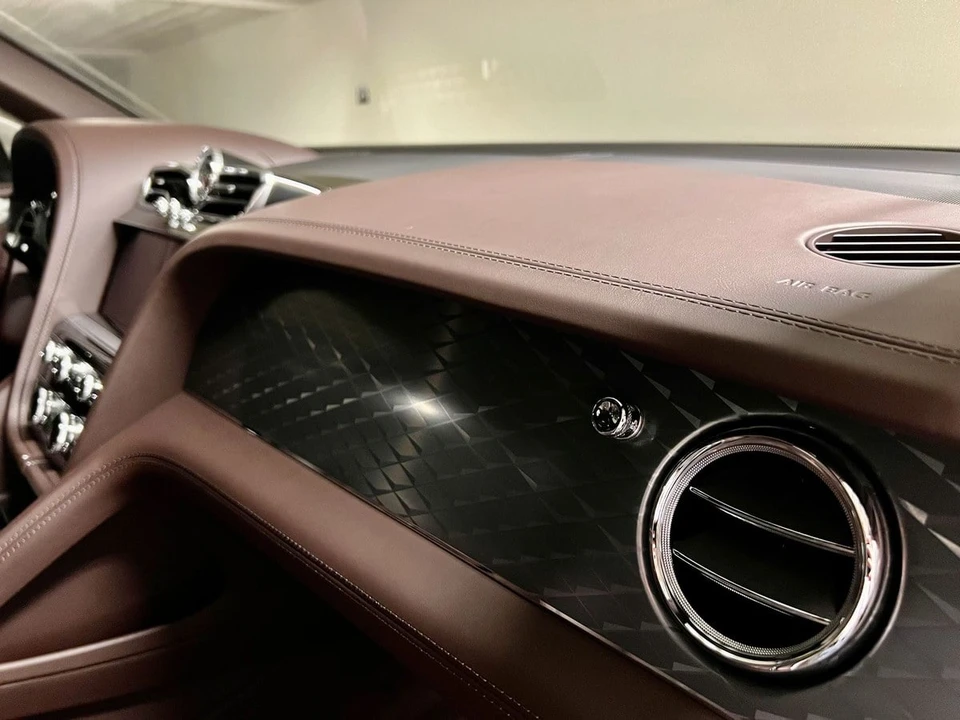 2023 Bentley Bentayga - Image 24 of 31