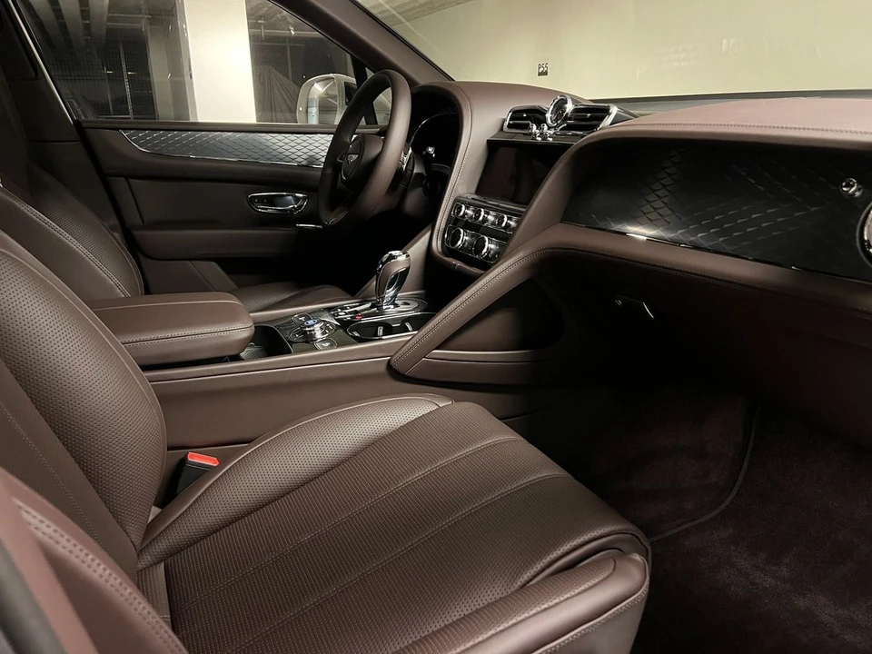 2023 Bentley Bentayga - Image 25 of 31