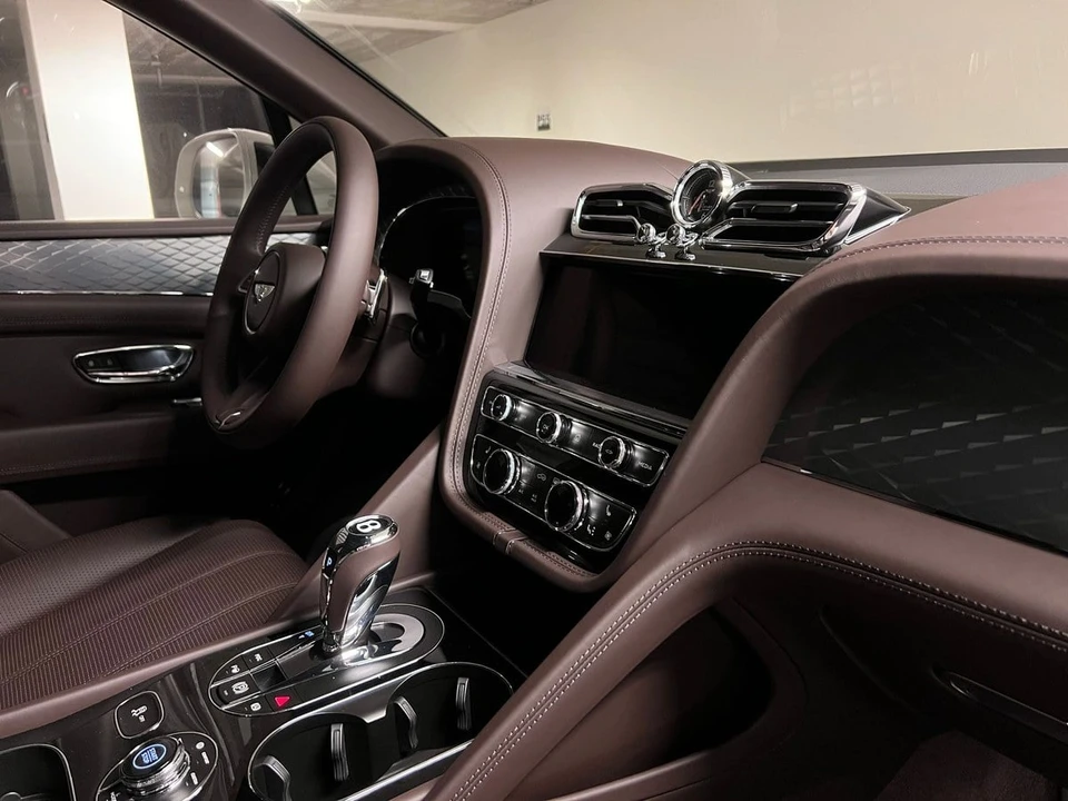 2023 Bentley Bentayga - Image 22 of 31