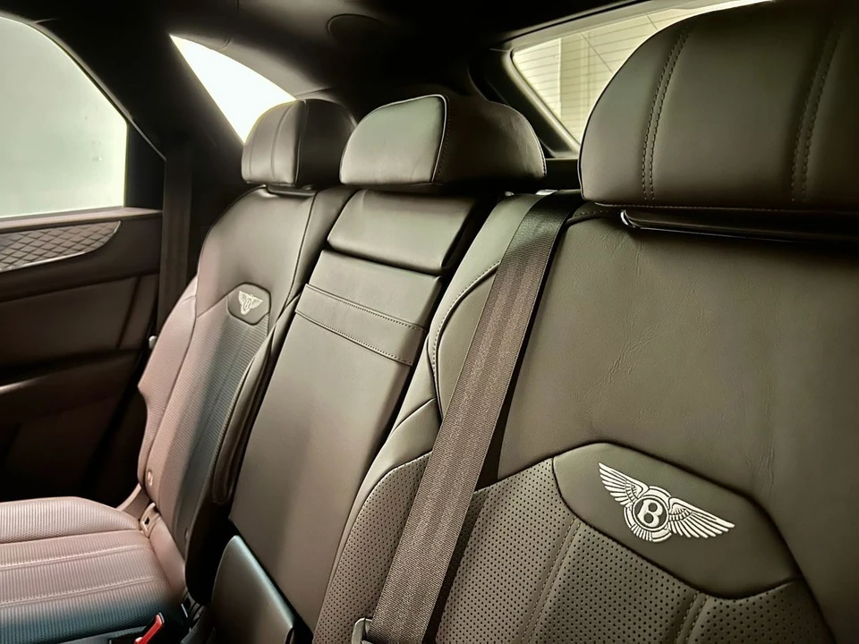 2023 Bentley Bentayga - Image 28 of 31