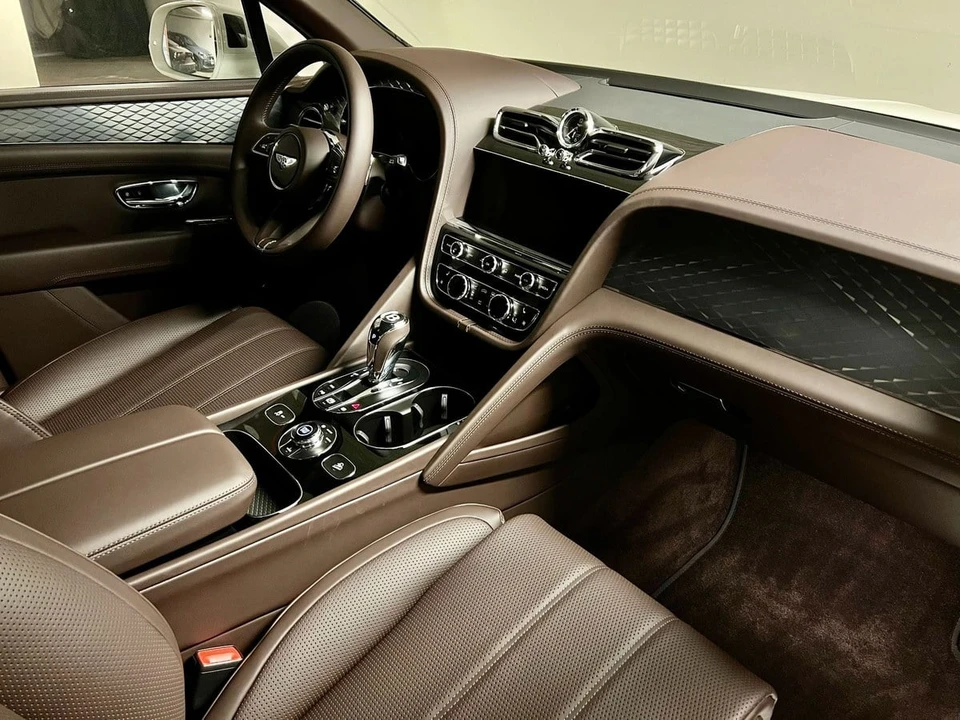 2023 Bentley Bentayga - Image 26 of 31