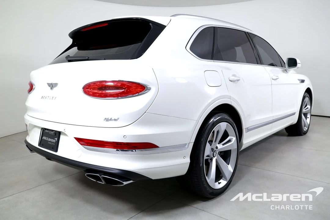 2023 Bentley Bentayga - Image 8 of 31