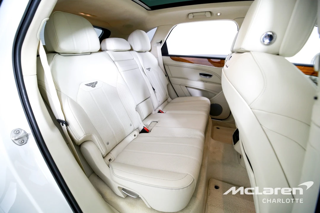 2023 Bentley Bentayga - Image 25 of 31