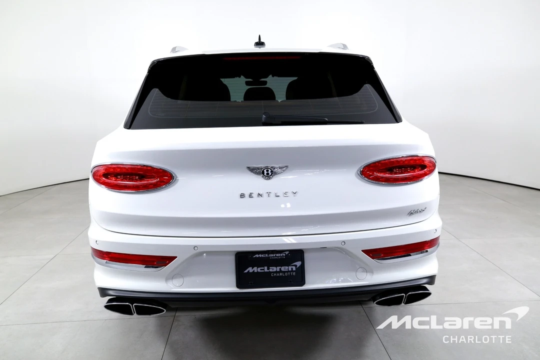 2023 Bentley Bentayga - Image 7 of 31
