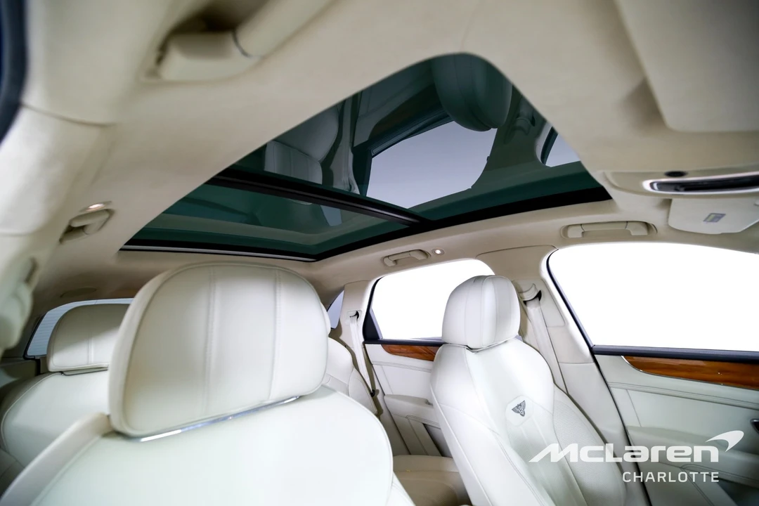 2023 Bentley Bentayga - Image 30 of 31