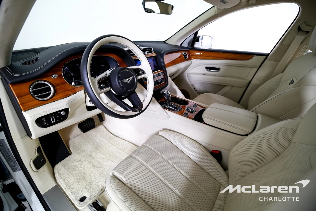 2023 Bentley Bentayga - Image 12 of 31