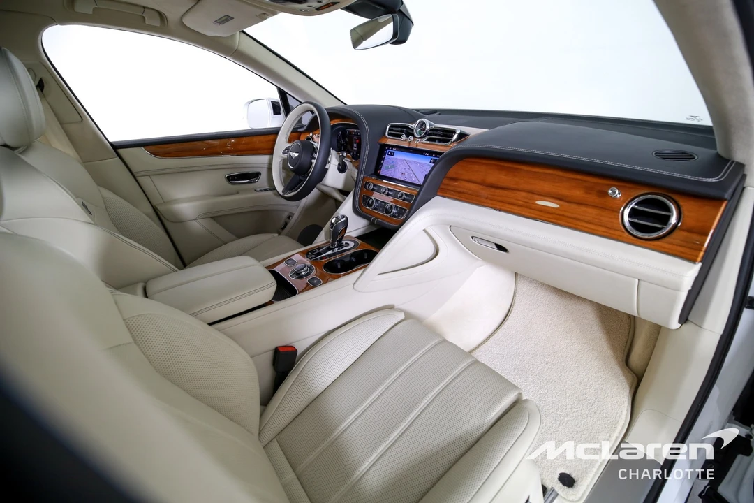 2023 Bentley Bentayga - Image 26 of 31