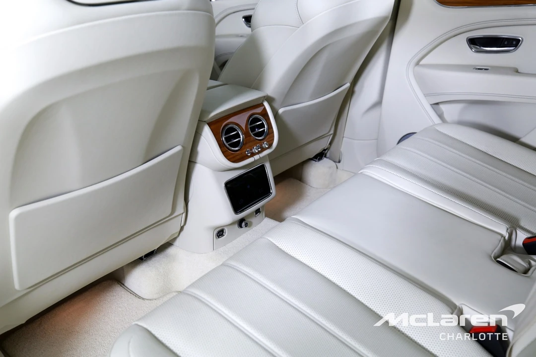2023 Bentley Bentayga - Image 18 of 31