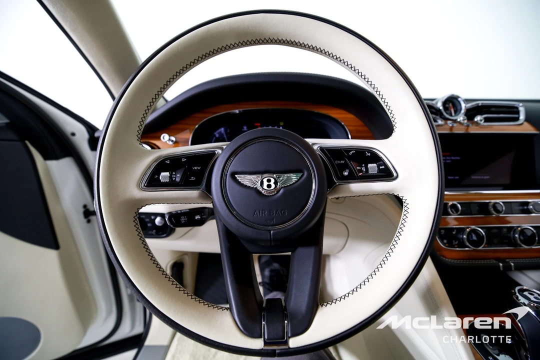 2023 Bentley Bentayga - Image 14 of 31