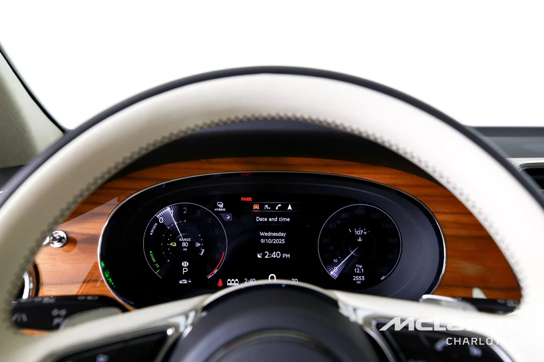 2023 Bentley Bentayga - Image 13 of 31