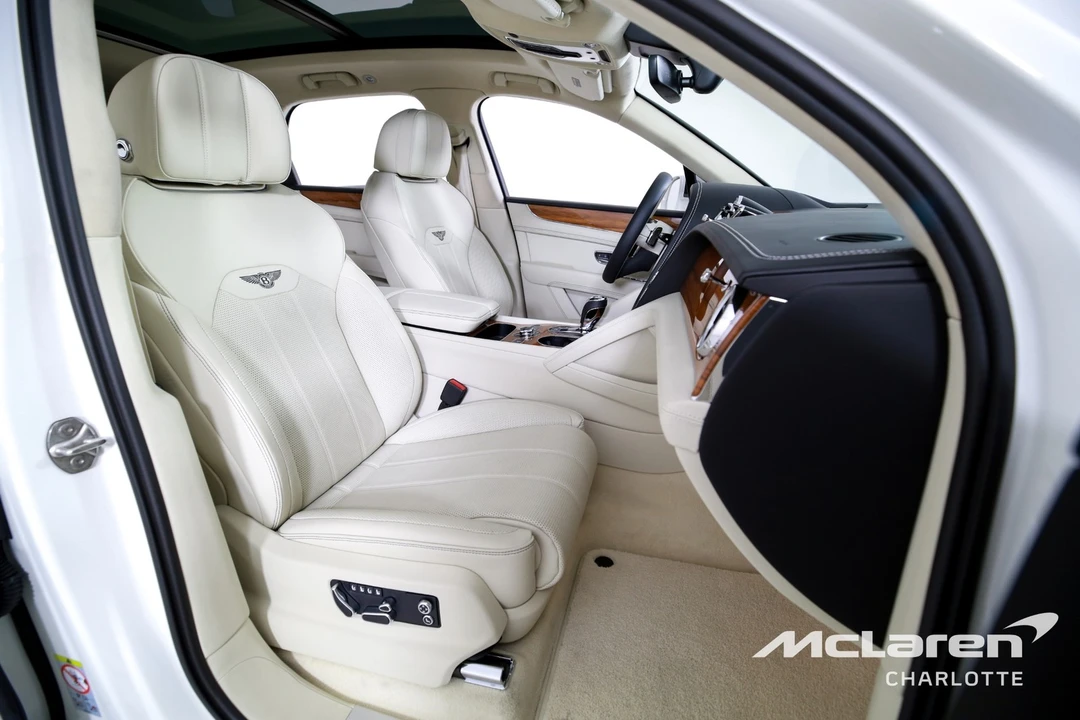 2023 Bentley Bentayga - Image 25 of 31