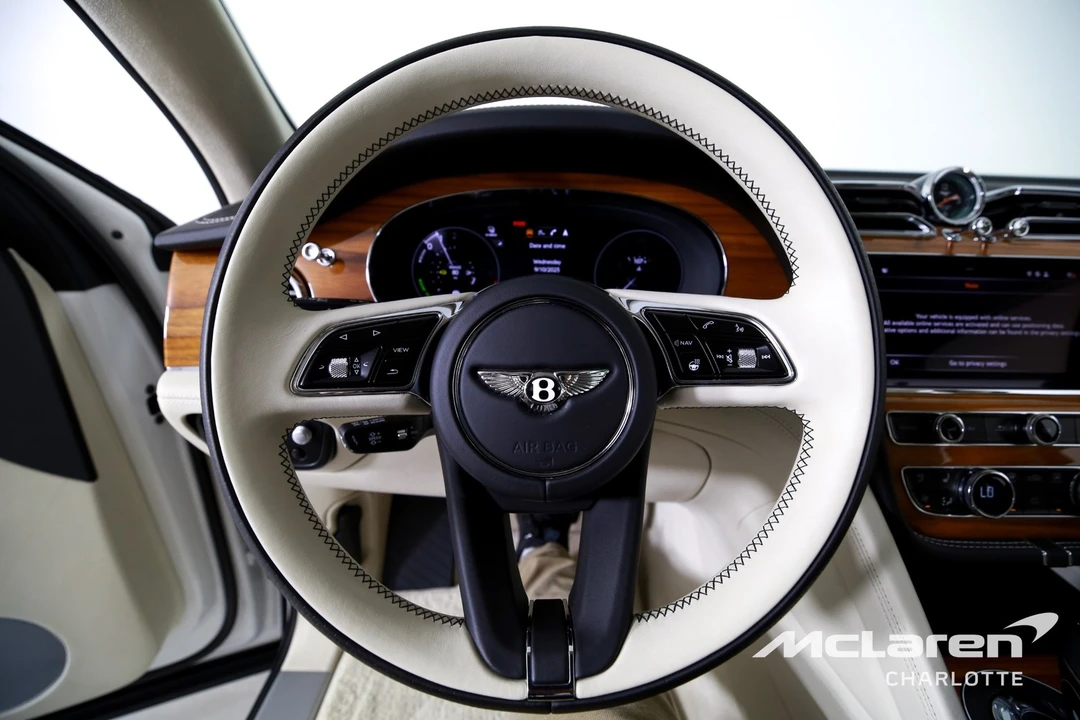 2023 Bentley Bentayga - Image 14 of 31