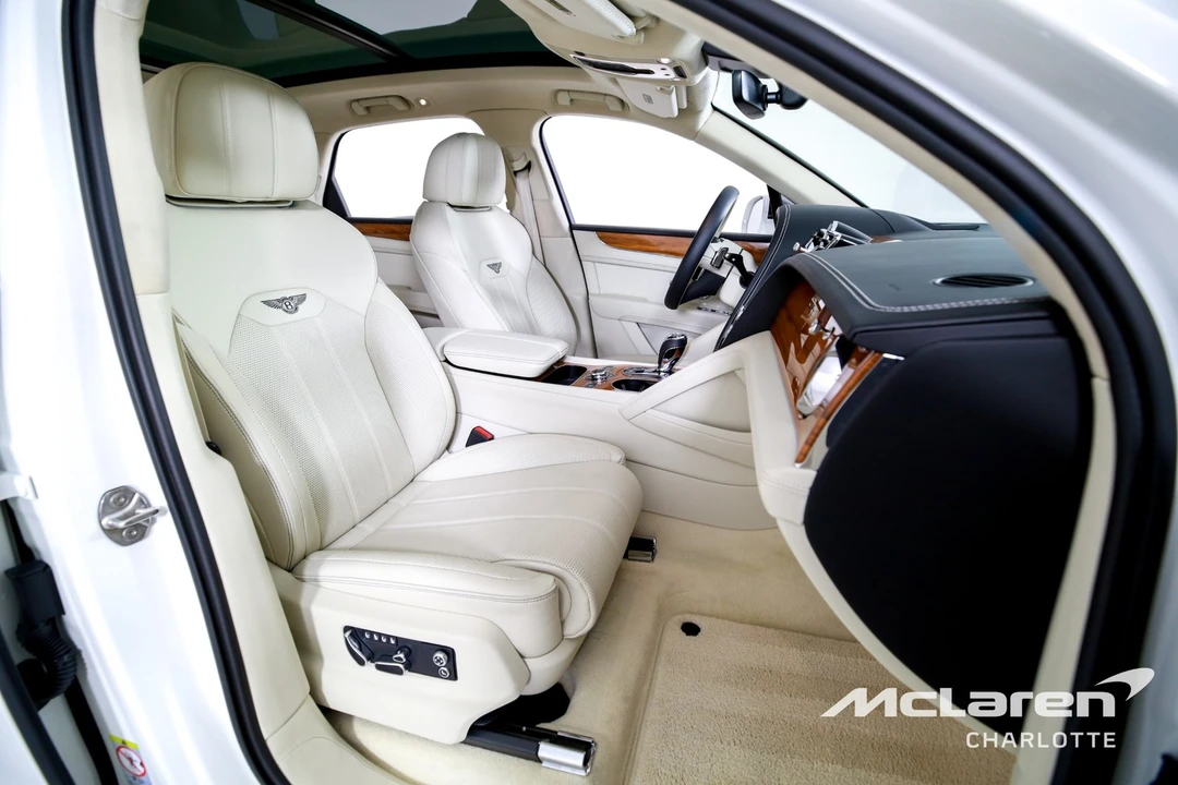 2023 Bentley Bentayga - Image 28 of 31