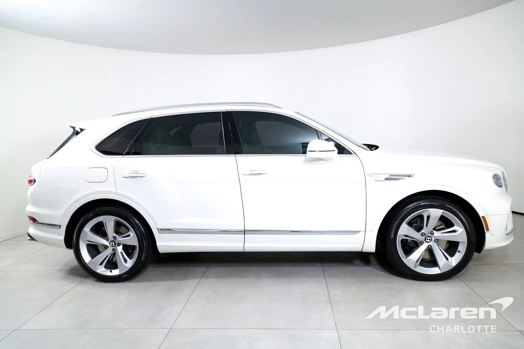 2023 Bentley Bentayga - Image 9 of 31