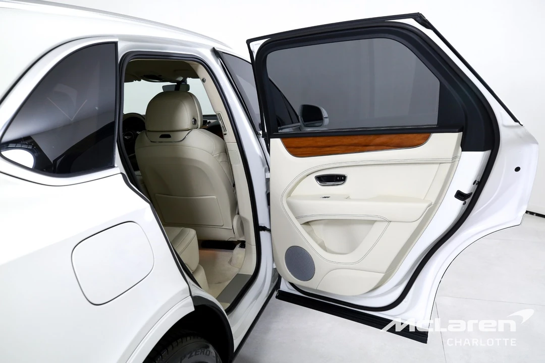 2023 Bentley Bentayga - Image 22 of 31