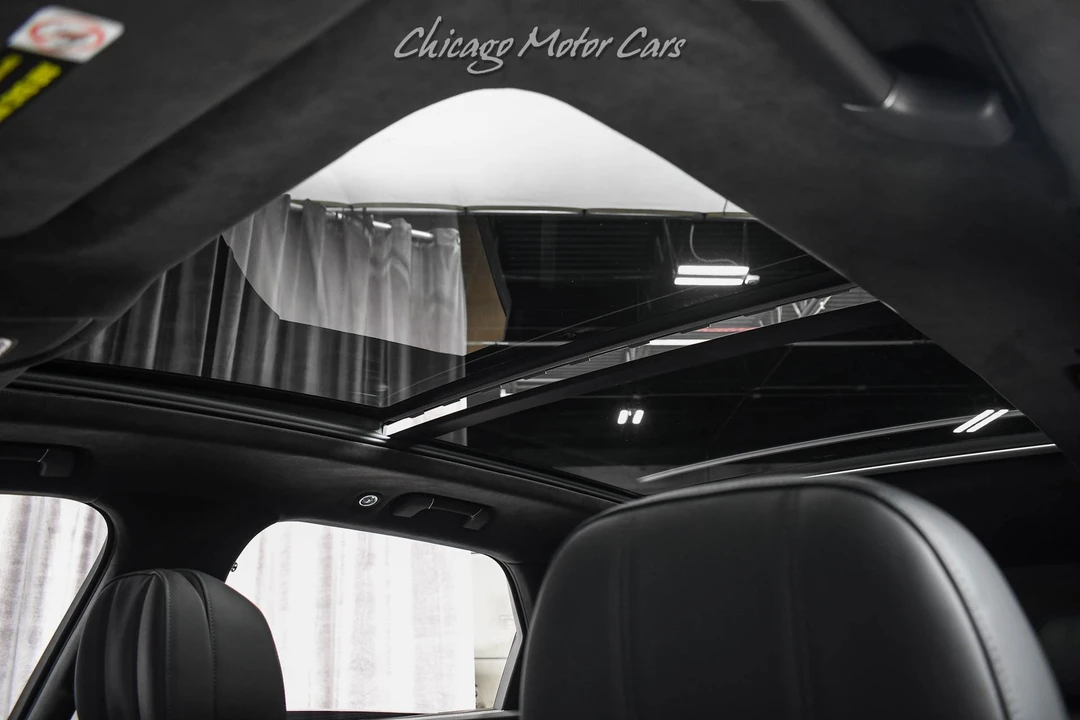 2023 Bentley Bentayga - Image 21 of 31