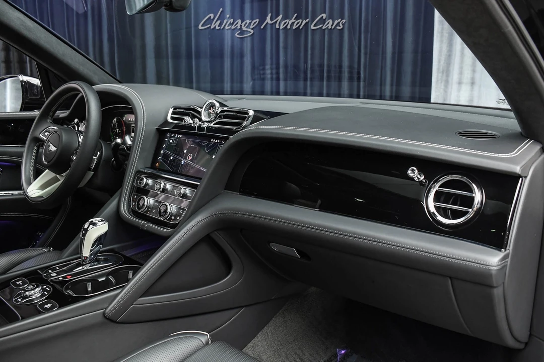 2023 Bentley Bentayga - Image 26 of 31