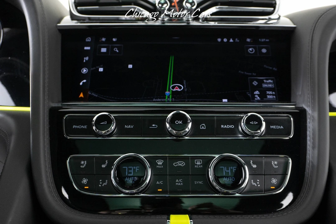 2023 Bentley Bentayga - Image 17 of 31