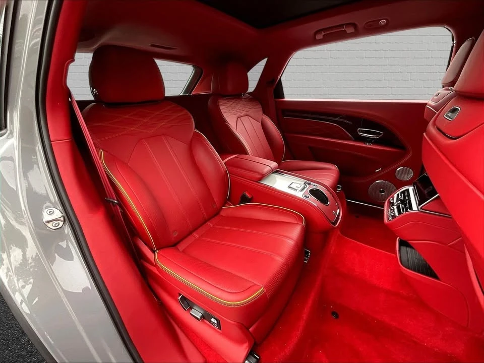 2023 Bentley Bentayga - Image 5 of 7