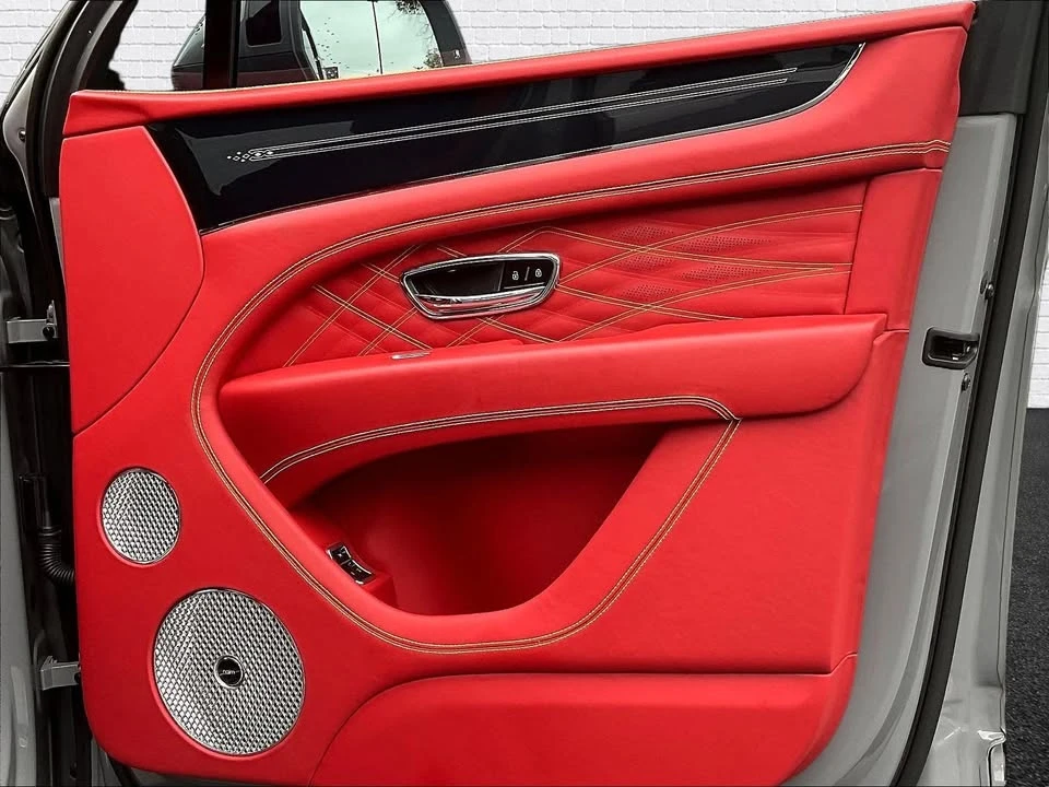 2023 Bentley Bentayga - Image 7 of 7