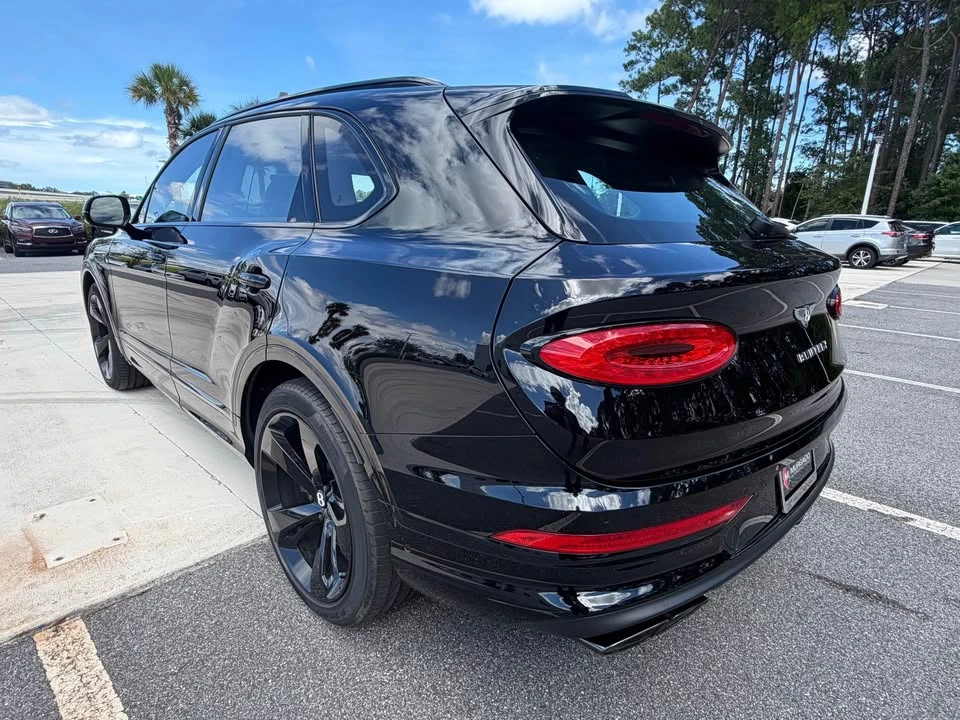 2023 Bentley Bentayga - Image 8 of 20