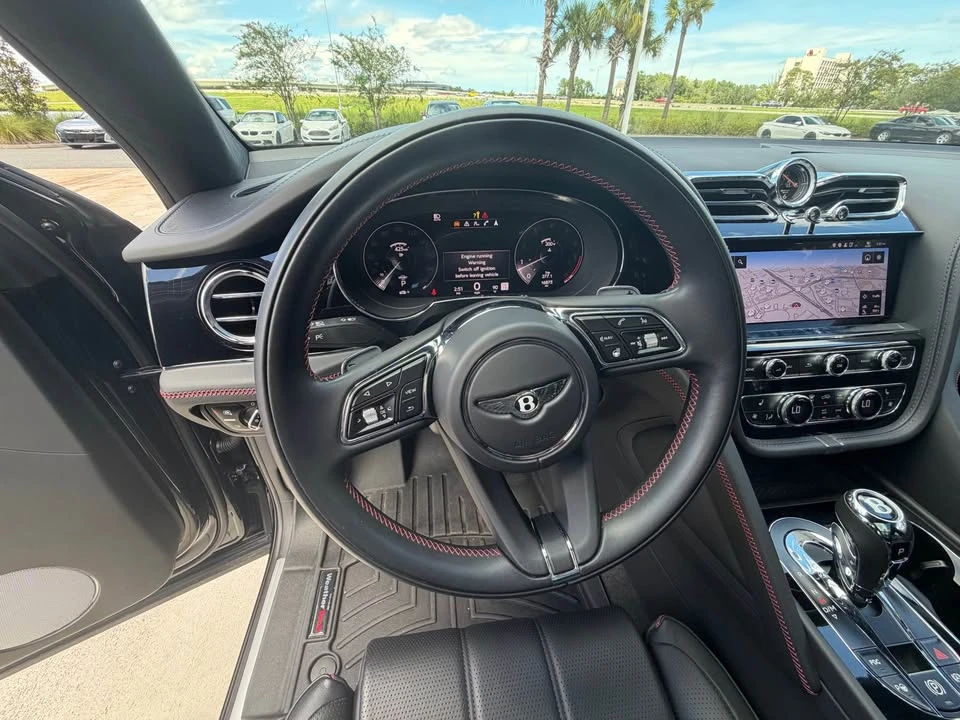 2023 Bentley Bentayga - Image 11 of 20