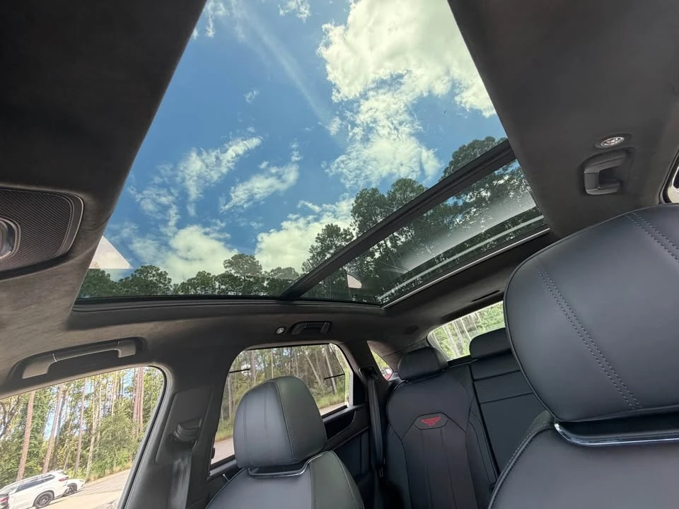 2023 Bentley Bentayga - Image 16 of 20