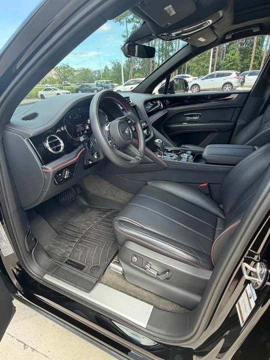 2023 Bentley Bentayga - Image 10 of 20