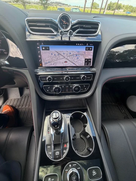 2023 Bentley Bentayga - Image 12 of 20
