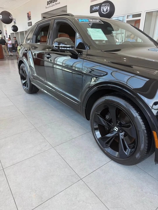 2023 Bentley Bentayga - Image 2 of 6