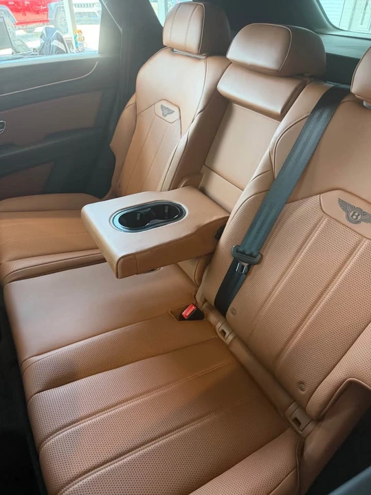 2023 Bentley Bentayga - Image 6 of 6