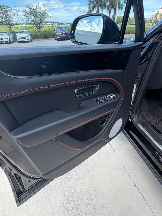 2023 Bentley Bentayga - Image 9 of 20