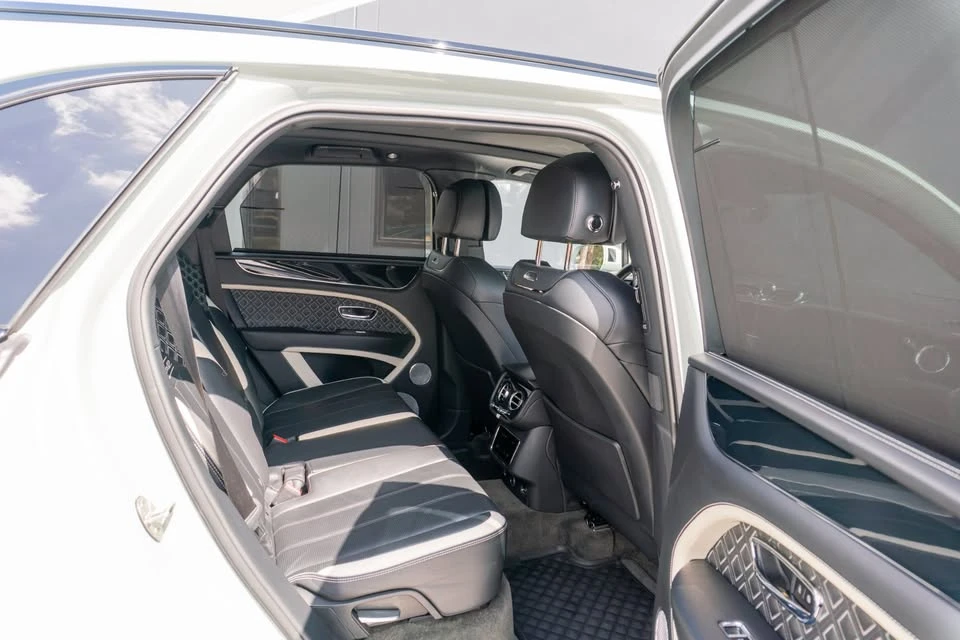 2023 Bentley Bentayga - Image 19 of 19