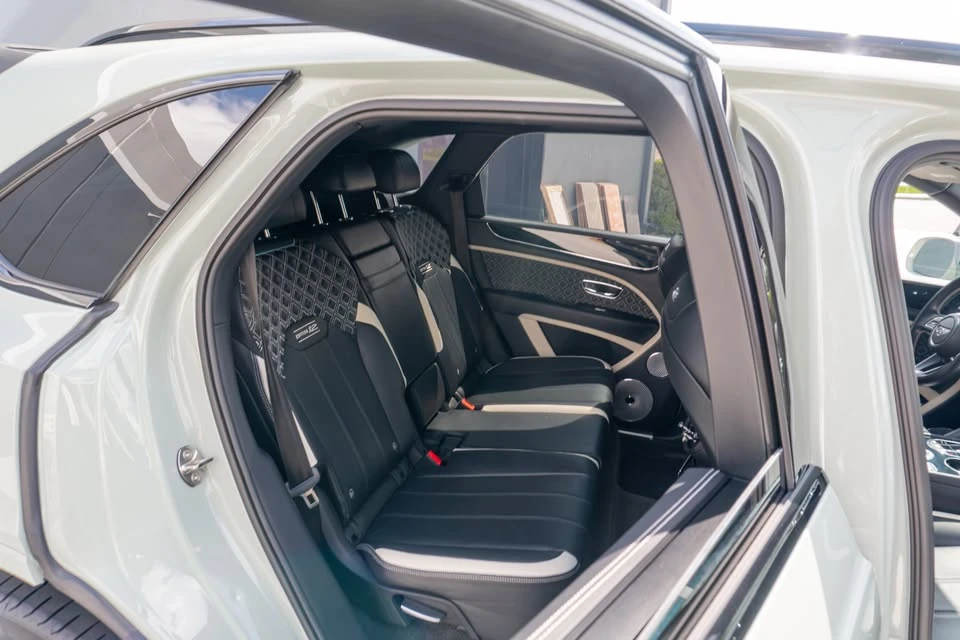 2023 Bentley Bentayga - Image 12 of 19