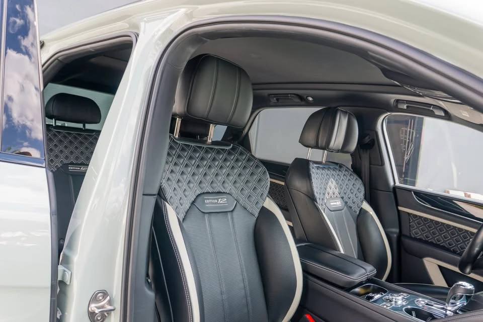 2023 Bentley Bentayga - Image 11 of 19