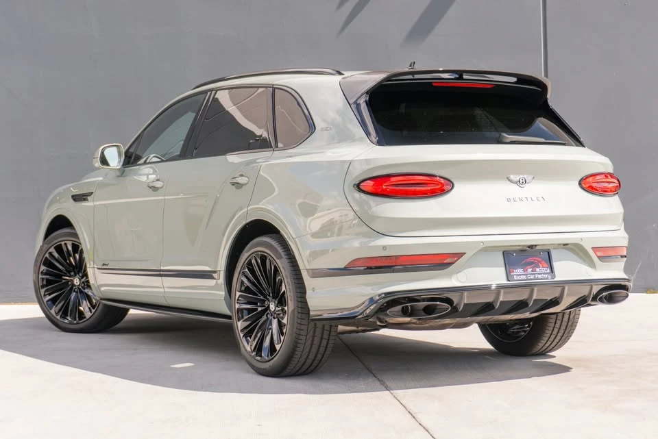 2023 Bentley Bentayga - Image 8 of 19