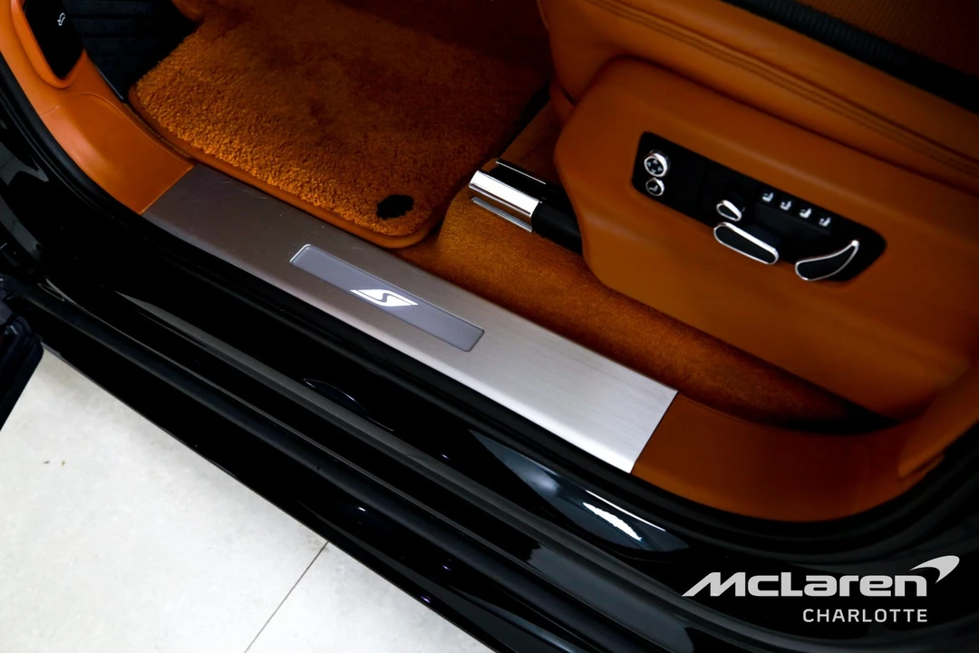 2023 Bentley Bentayga - Image 16 of 21