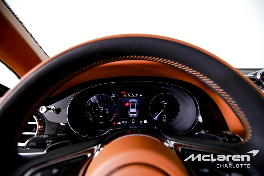 2023 Bentley Bentayga - Image 13 of 21
