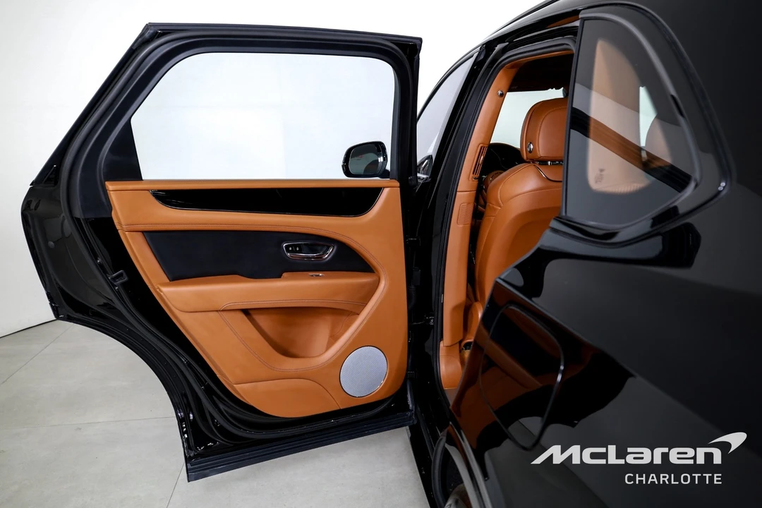 2023 Bentley Bentayga - Image 17 of 21
