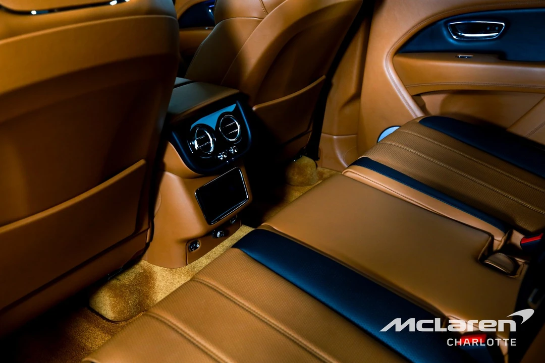 2023 Bentley Bentayga - Image 19 of 21