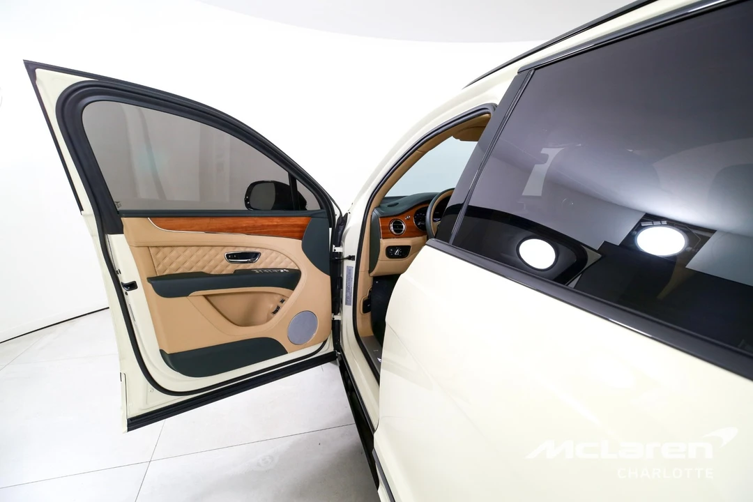 2023 Bentley Bentayga - Image 10 of 21