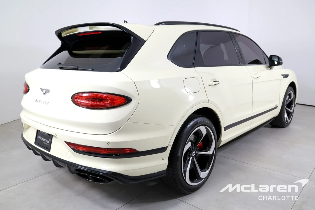 2023 Bentley Bentayga - Image 8 of 21
