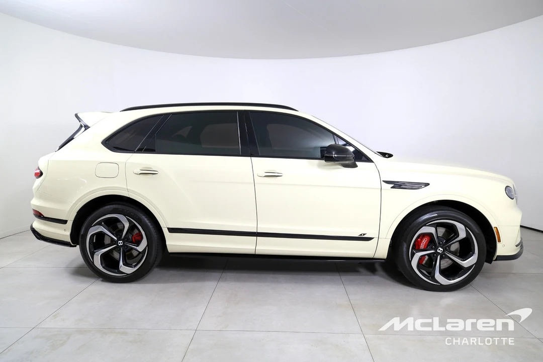 2023 Bentley Bentayga - Image 9 of 21
