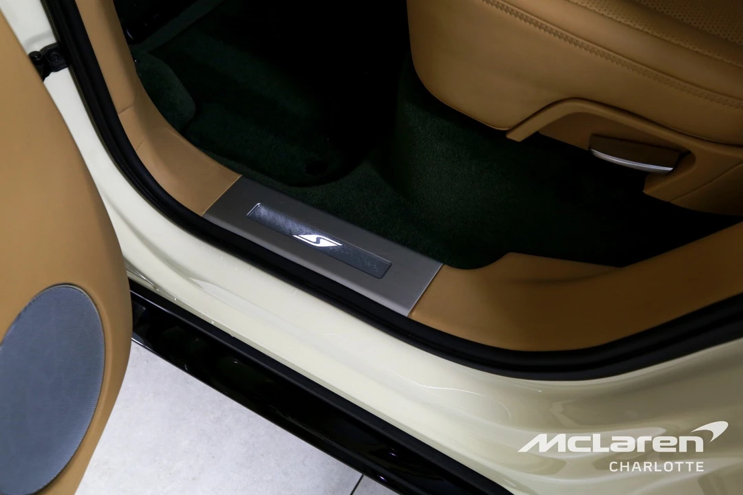 2023 Bentley Bentayga - Image 20 of 21