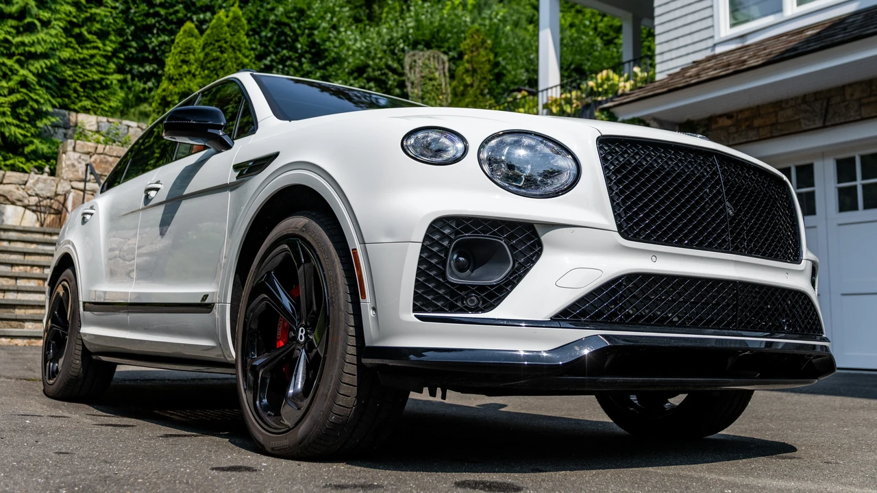 2023 Bentley Bentayga - Image 26 of 31