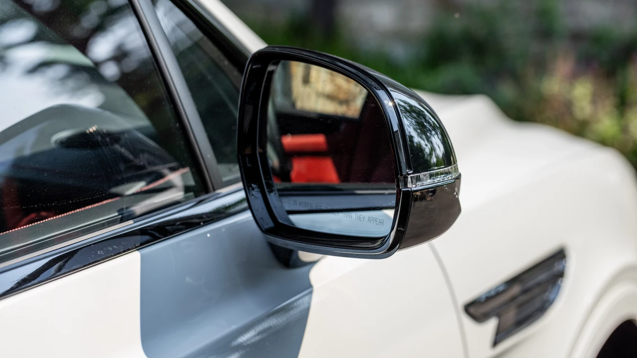 2023 Bentley Bentayga - Image 30 of 31