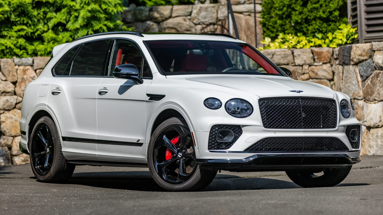 2023 Bentley Bentayga - Image 3 of 31